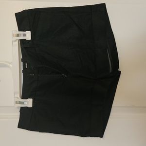 Womens woven short. Size 4 stretch.